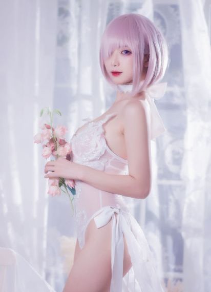 恐龙星的比基尼女孩