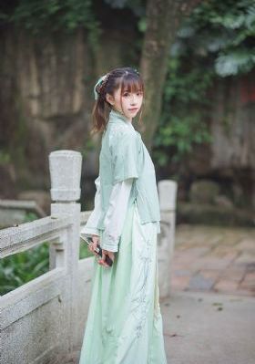 丫头打开腿我想尝尝你的味道视频